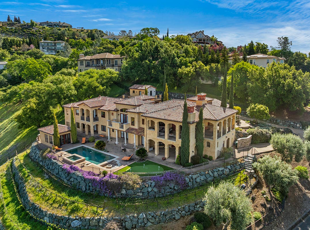 Lake Como In The Foothills!